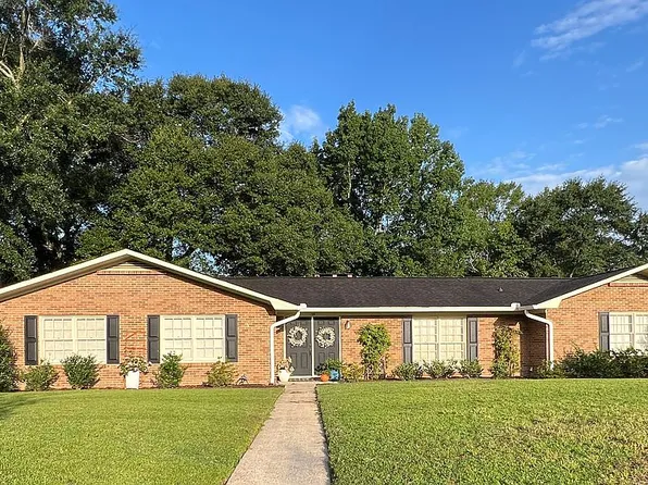 100 Longleaf Dr, Dothan, AL 36303