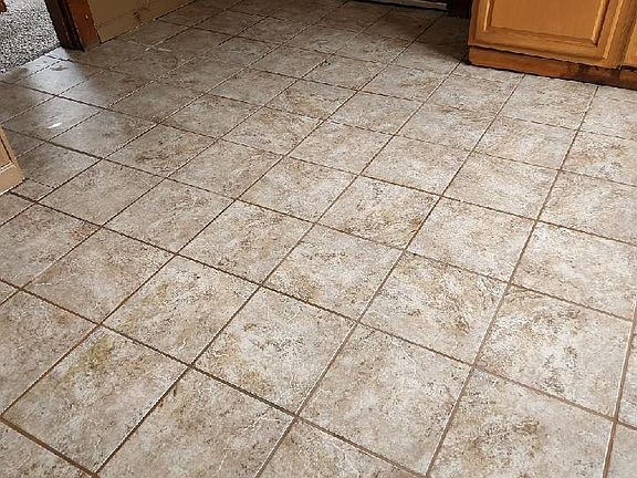 KITCHEN FLOOR TILE