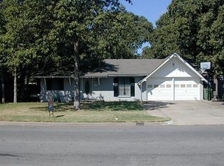 1033 Harrison Ln, Hurst, TX 76053