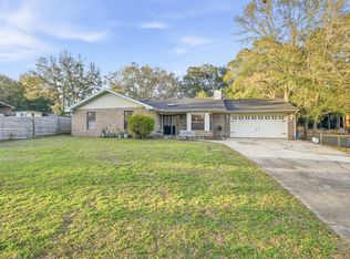 271 Willow Ave, Freeport, FL 32439