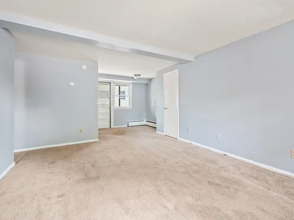 74A Orchard St #4, East Hartford, CT 06108