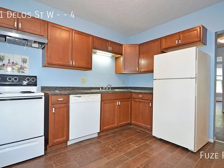 61 Delos St W #4 — Photo 11