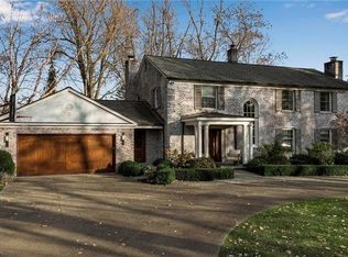 155 Briarhill Rd, Williamsville, NY 14221