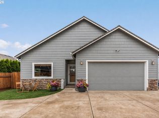 852 T St, Springfield, OR 97477