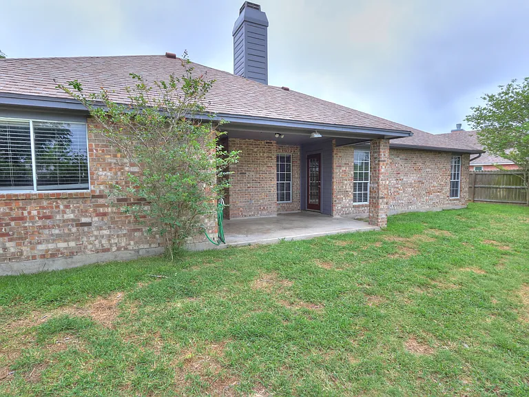 7714 Odessa Dr — Photo 34