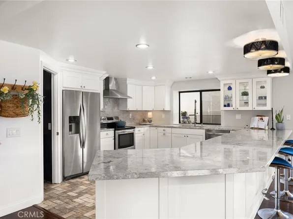 30536 Sparrow Hawk Dr, Canyon Lake, CA 92587