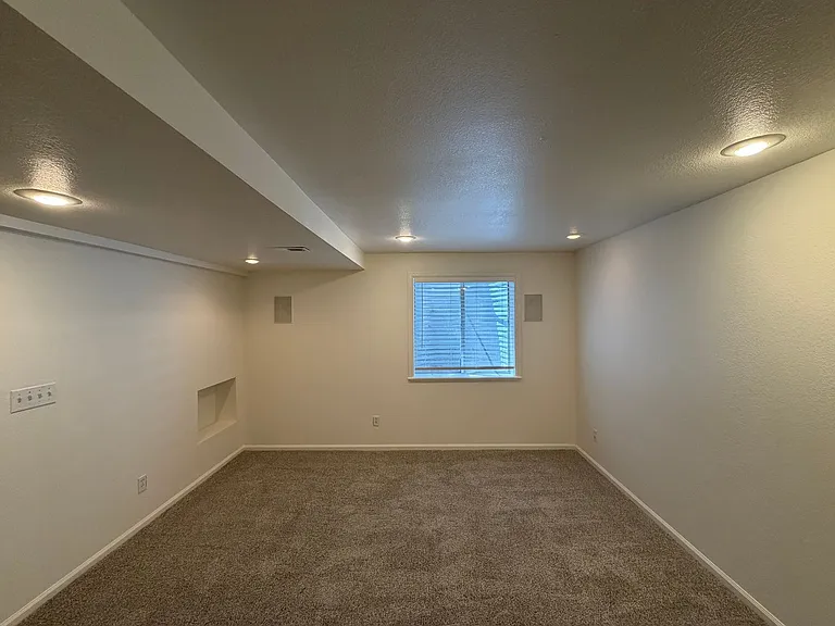12139 Applewood Ct — Photo 23