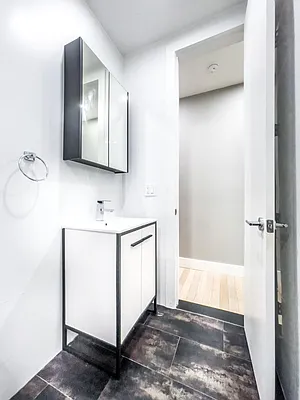 Rented by Executive Towers  | media 31