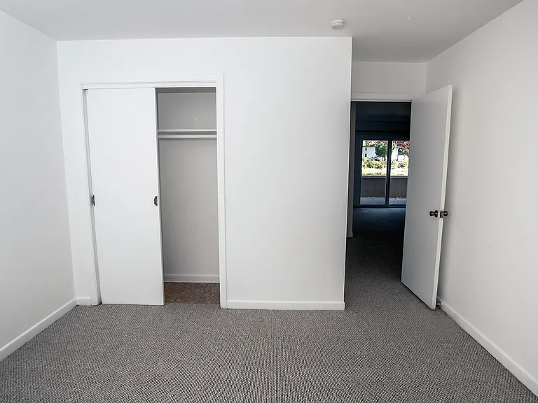 RiverWalk Apartments — Photo 25