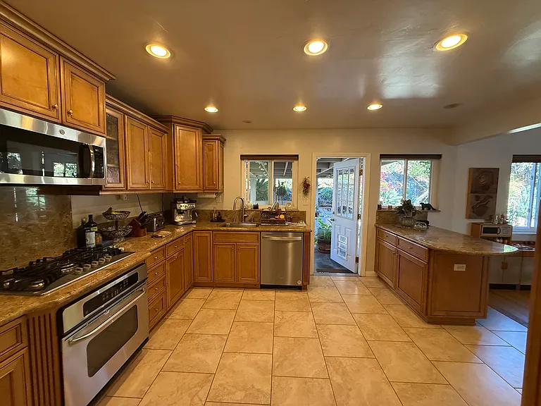 1801 Friedrick Dr — Photo 3