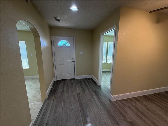 5th image of 2501 Maple St