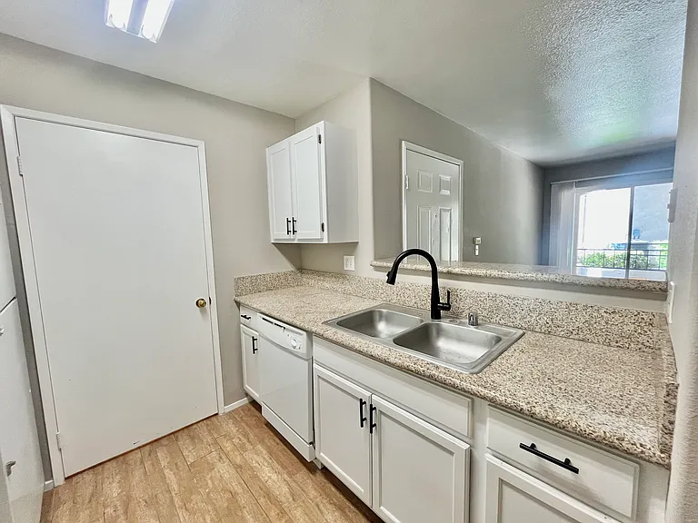 7885 W Flamingo Rd #1029 — Photo 8
