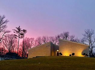 8550 Thornhill Dr, Indianapolis, IN