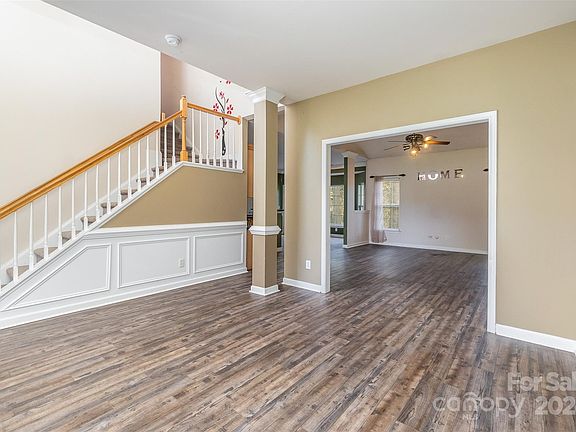 5th image of 7467 Sedgebrook Dr W