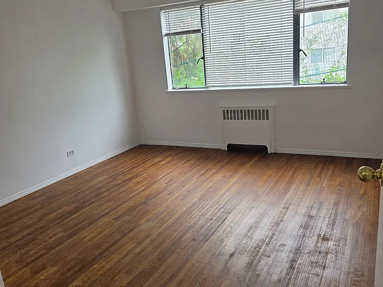 321 Agnes St — Photo 13