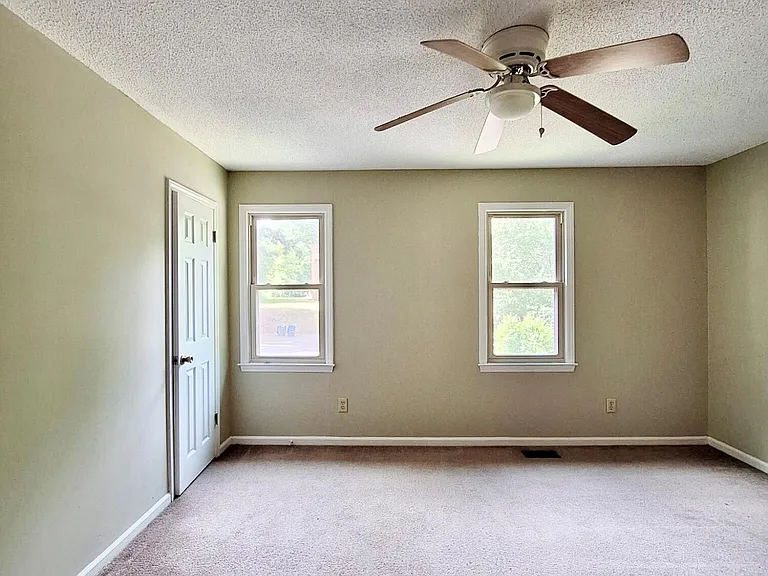 102 Eric Ct #A — Photo 6