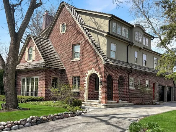 412 Laurel Ave, Libertyville, IL 60048