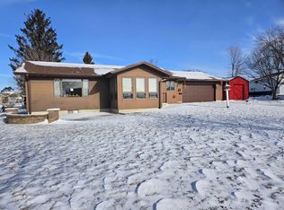 412 E 2nd St, Riceville, IA 50466