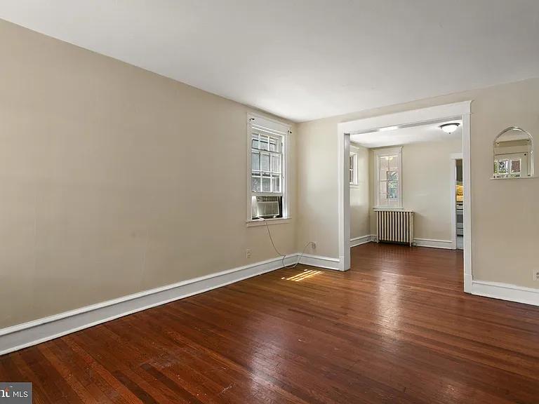 450 Glendale Rd — Photo 4