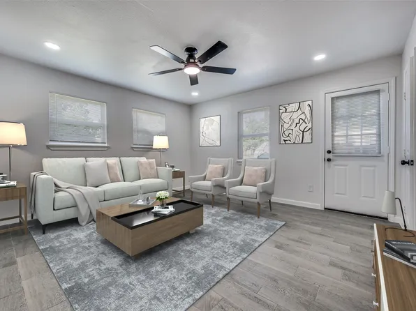 201 W Fuller Dr, Euless, TX 76039