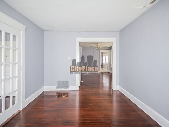 5th image of 560 E 37th St #2
