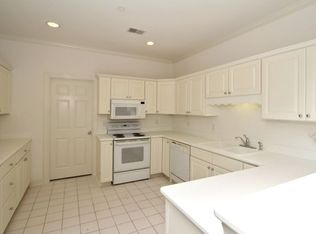 1 Gloucester Rd APT K2, Hilton Head, SC 29928
