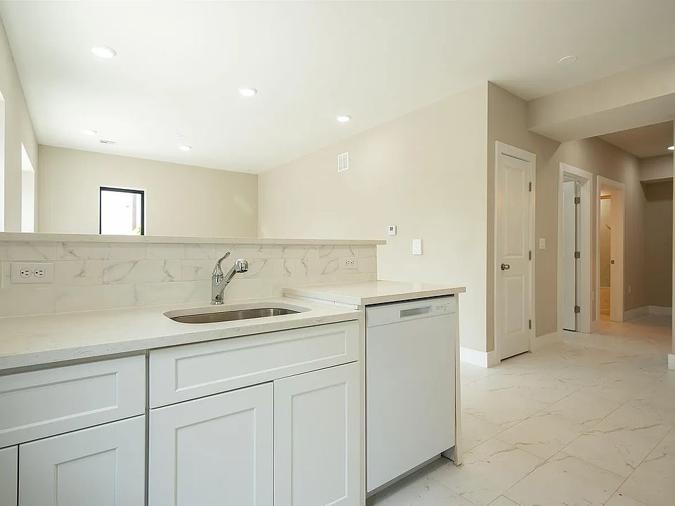 1st image of 242 Beacon Ave #101