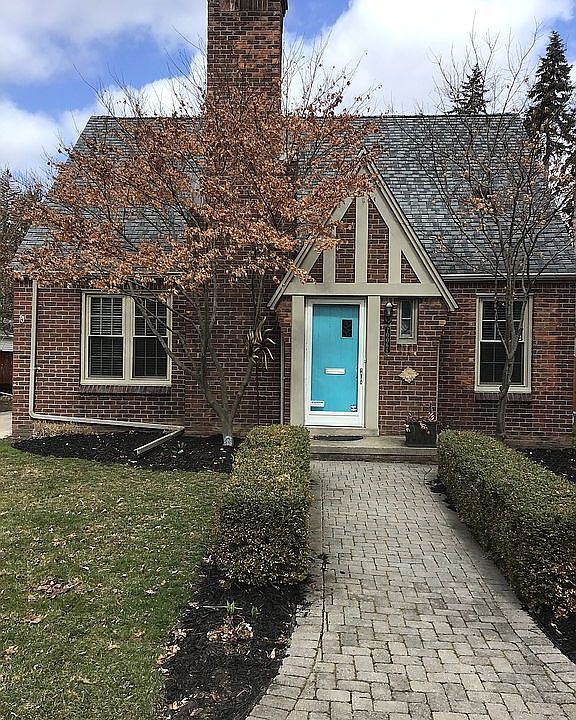 Front entryway 