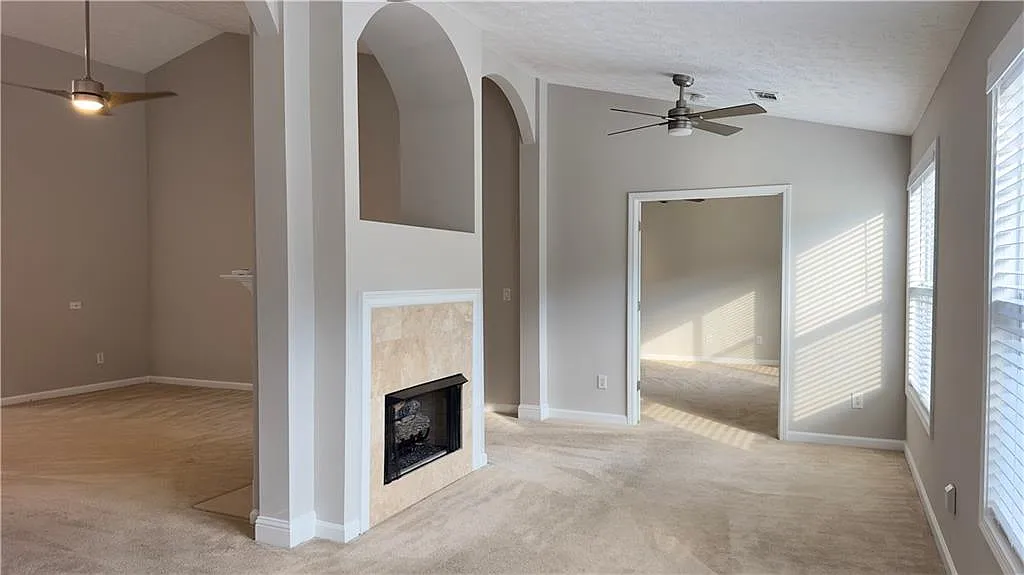 4 bed, 2.0 bath, 2923 sqft, $2,500 — Photo 4