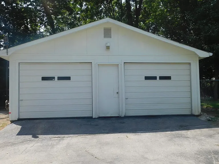 642 Jackson Ave — Photo 21