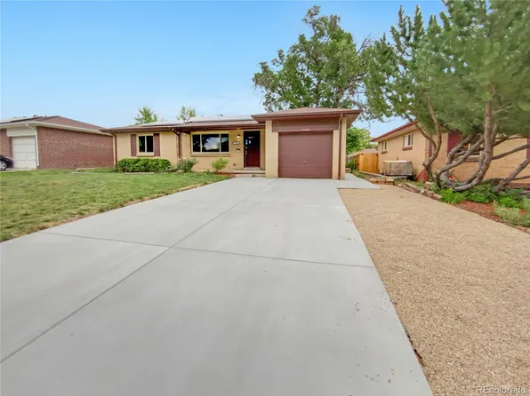 1320 S Eaton Court, Lakewood, CO 80232