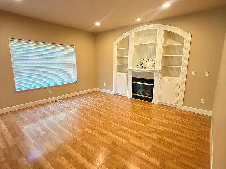15913 Bridgeview Dr — Photo 5