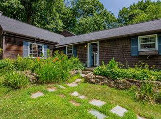 215 Union Rd, Wales, MA 01081