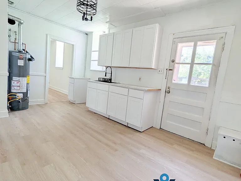 417 N Walnut St — Photo 2