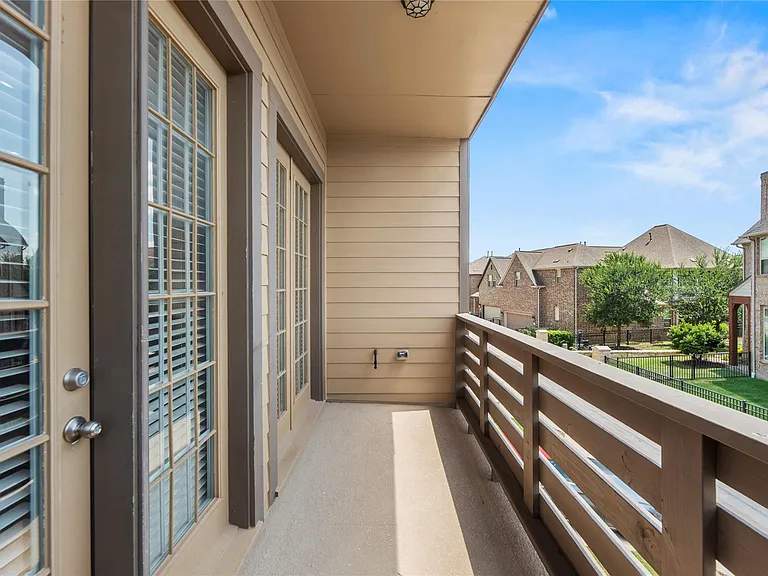 9679 Towne Lake Pkwy — Photo 13