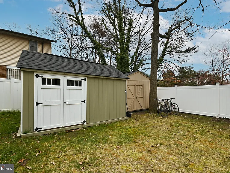 6431 Forest Rd — Photo 40