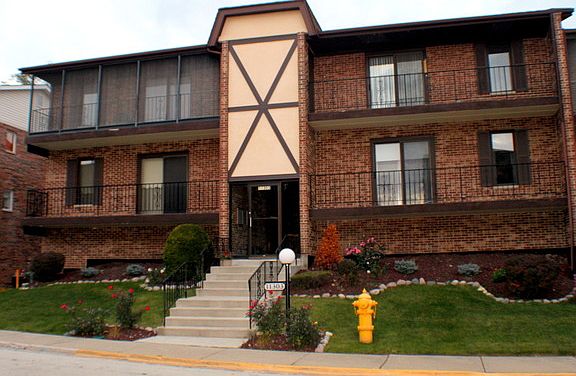 3rd image of 11303 S Moraine Dr #D