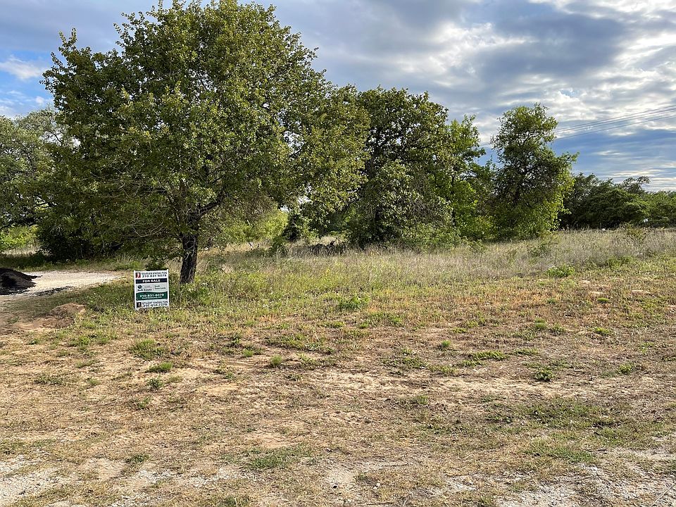 84 Trophy Ln Poteet TX Zillow