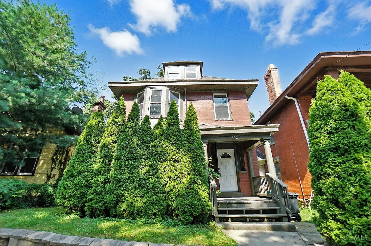 3121 Harvard Ave photo 1