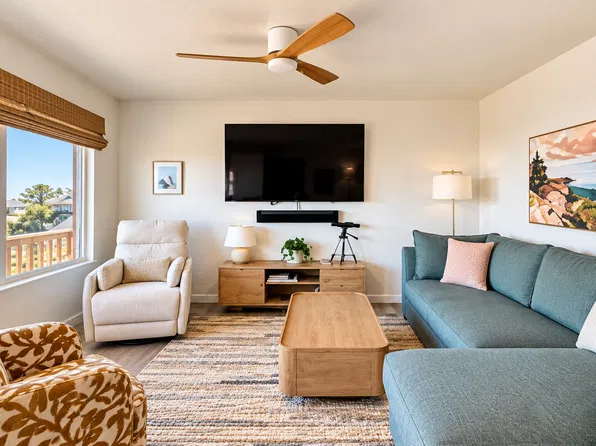 930 Wadsworth Ave, Pismo Beach, CA 93449