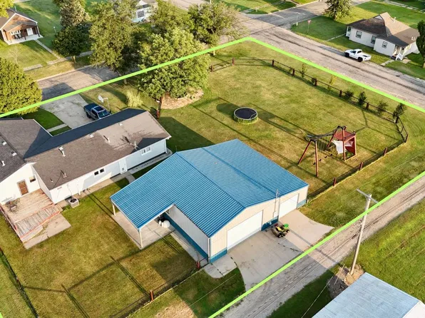 810 N Pine St, Beloit, KS 67420