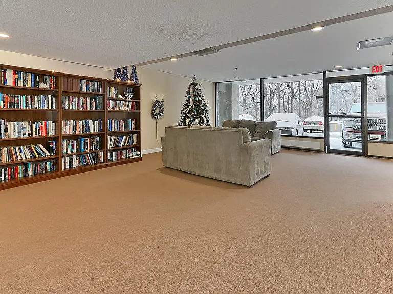 3800 Powell Ln #314 — Photo 33
