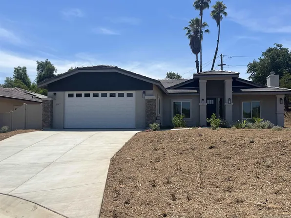 11977 Raceway Ln, Lakeside, CA 92040