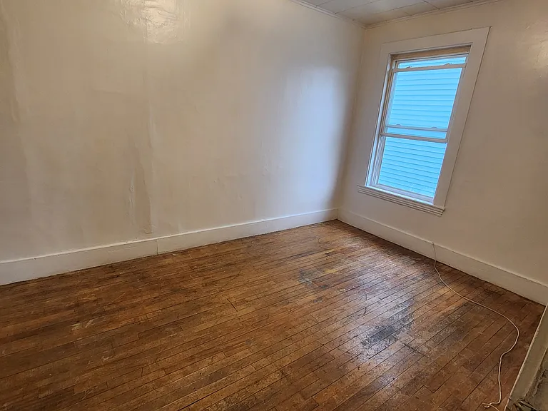 52 Hampshire St #3 — Photo 5