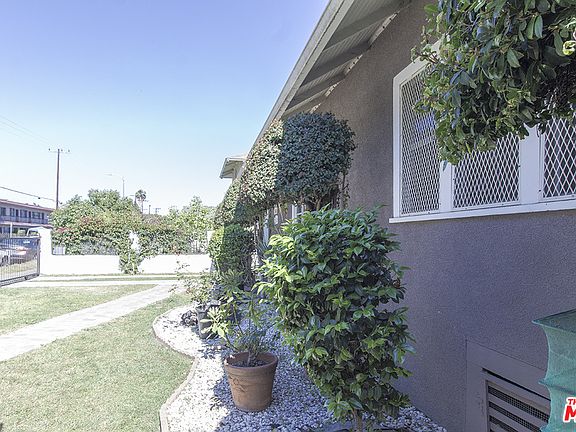 4th image of 2062 W 27th St