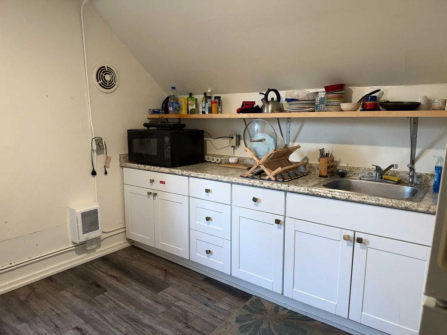 12 bed, 3000 sqft, $565 — Photo 4