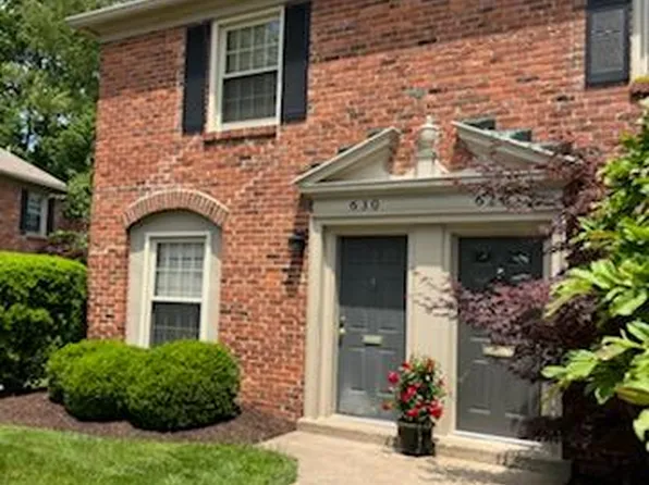 630 Robinwood Dr #630, Pittsburgh, PA 15216