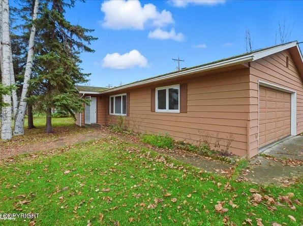643 Kim Pl, Anchorage, AK 99504