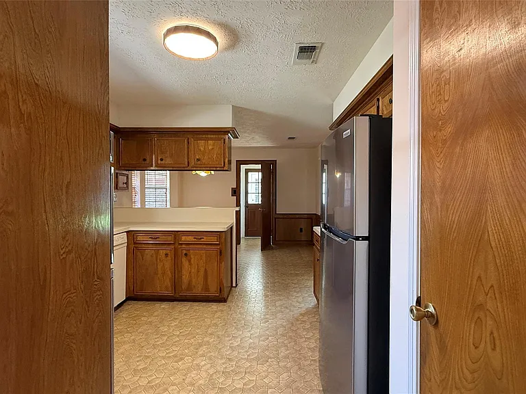 6223 Denmark Dr — Photo 6