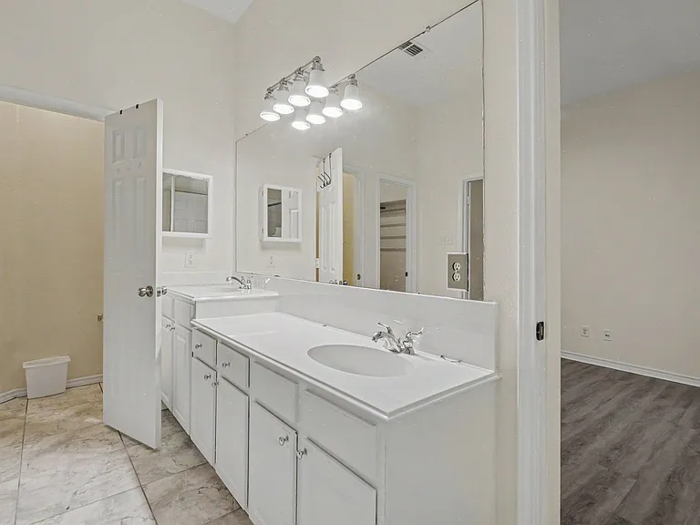 1707 Briarhollow Dr — Photo 25
